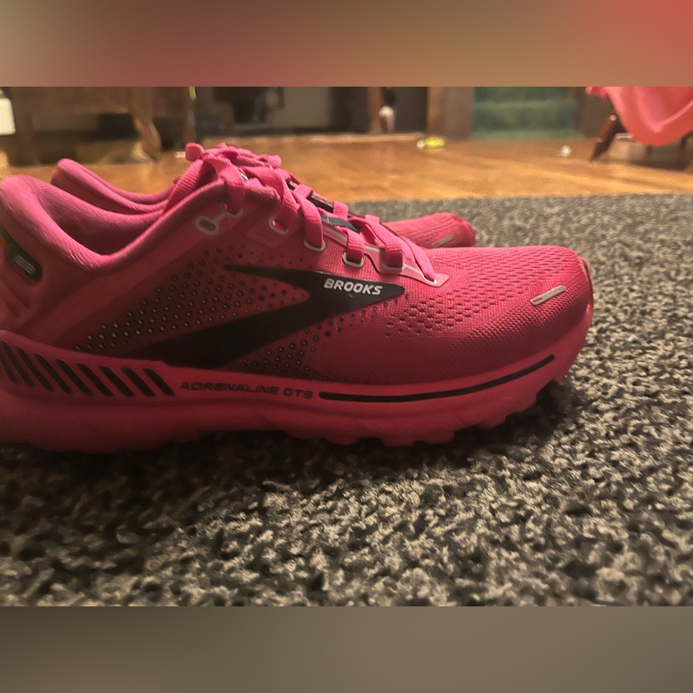 Pink brook sneakers